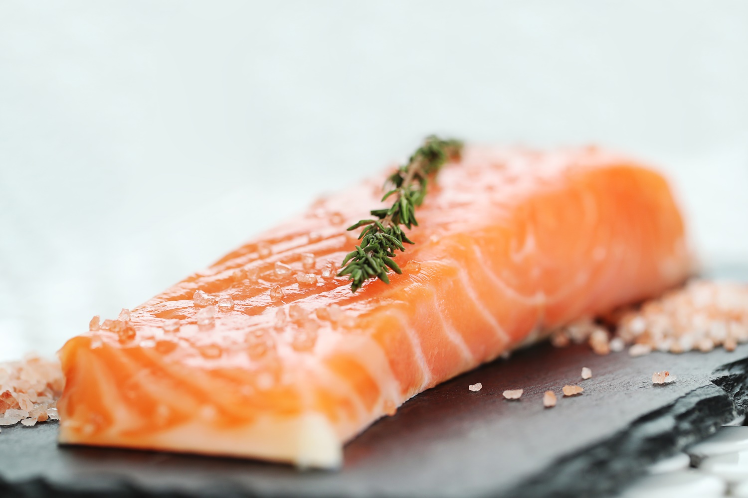 Dlaczego warto jeść ryby: Korzyści dla zdrowia i dobrego samopoczucia